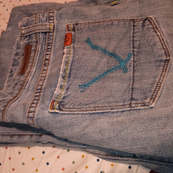 Vigoss Women's Light Blue Jeans - Picture 4 of 5